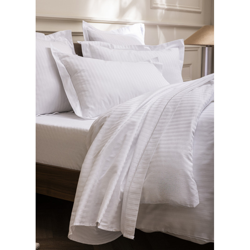 Satin de coton Peigné 120 fils/cm² avec fines rayures