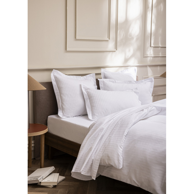 Satin de coton Peigné 120 fils/cm² avec fines rayures