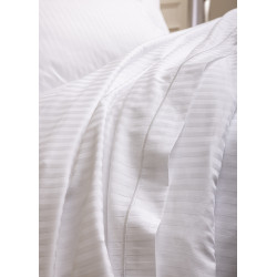 Satin de coton Peigné 120 fils/cm² avec fines rayures