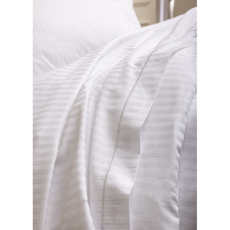 Satin de coton Peigné 120 fils/cm² avec fines rayures